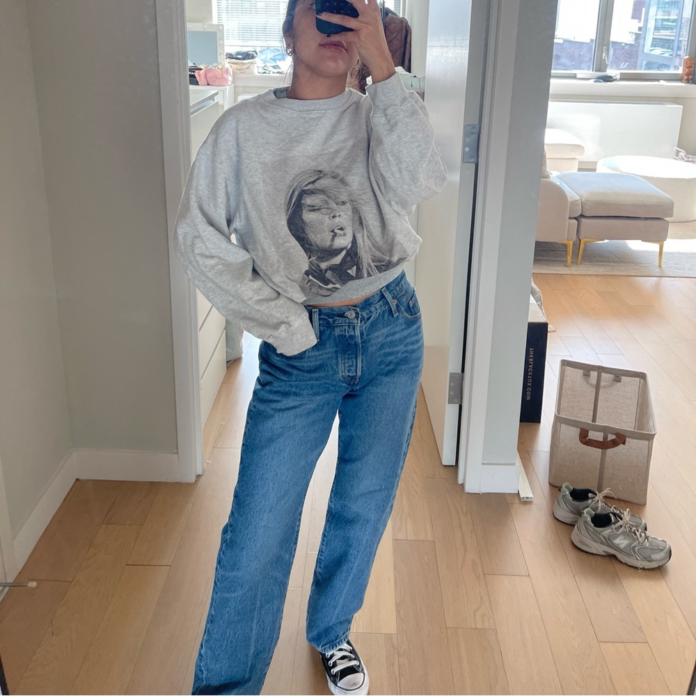 Levi's Straight Leg Jeans in Medium Blue